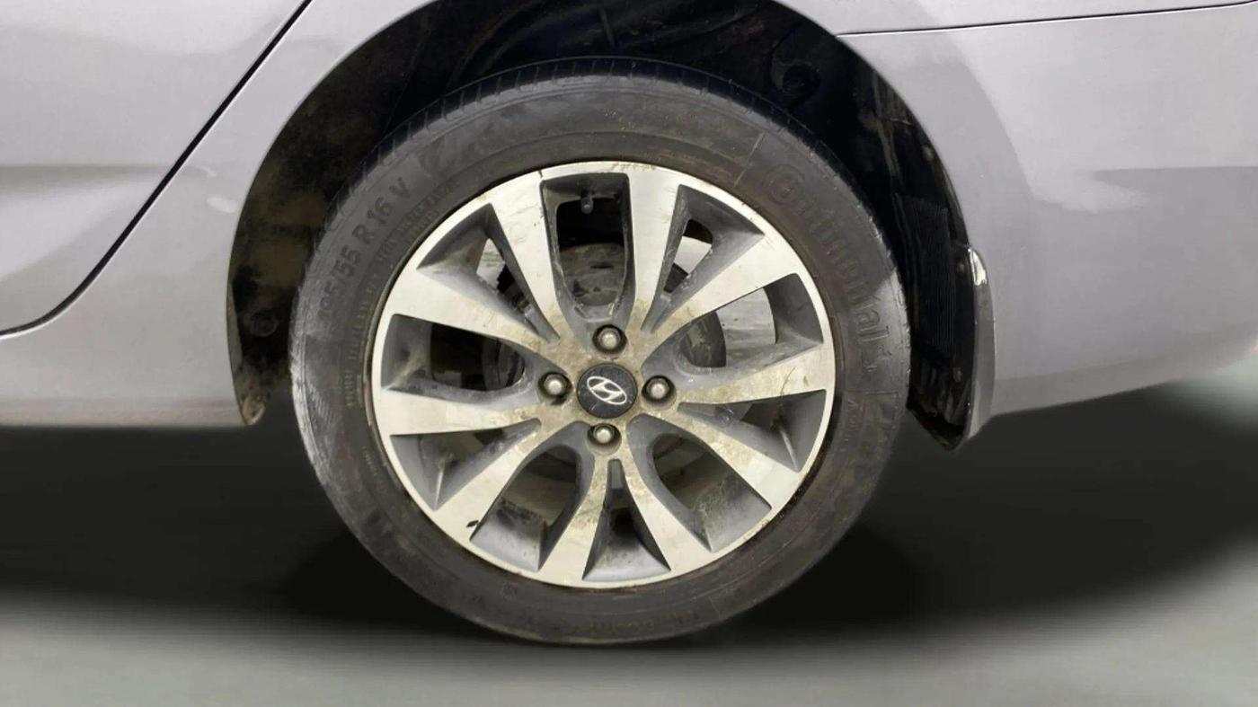 2015 Hyundai Verna FLUIDIC 1.6 VTVT S O AT, Petrol, Automatic, 83,020 km, Left Rear Wheel