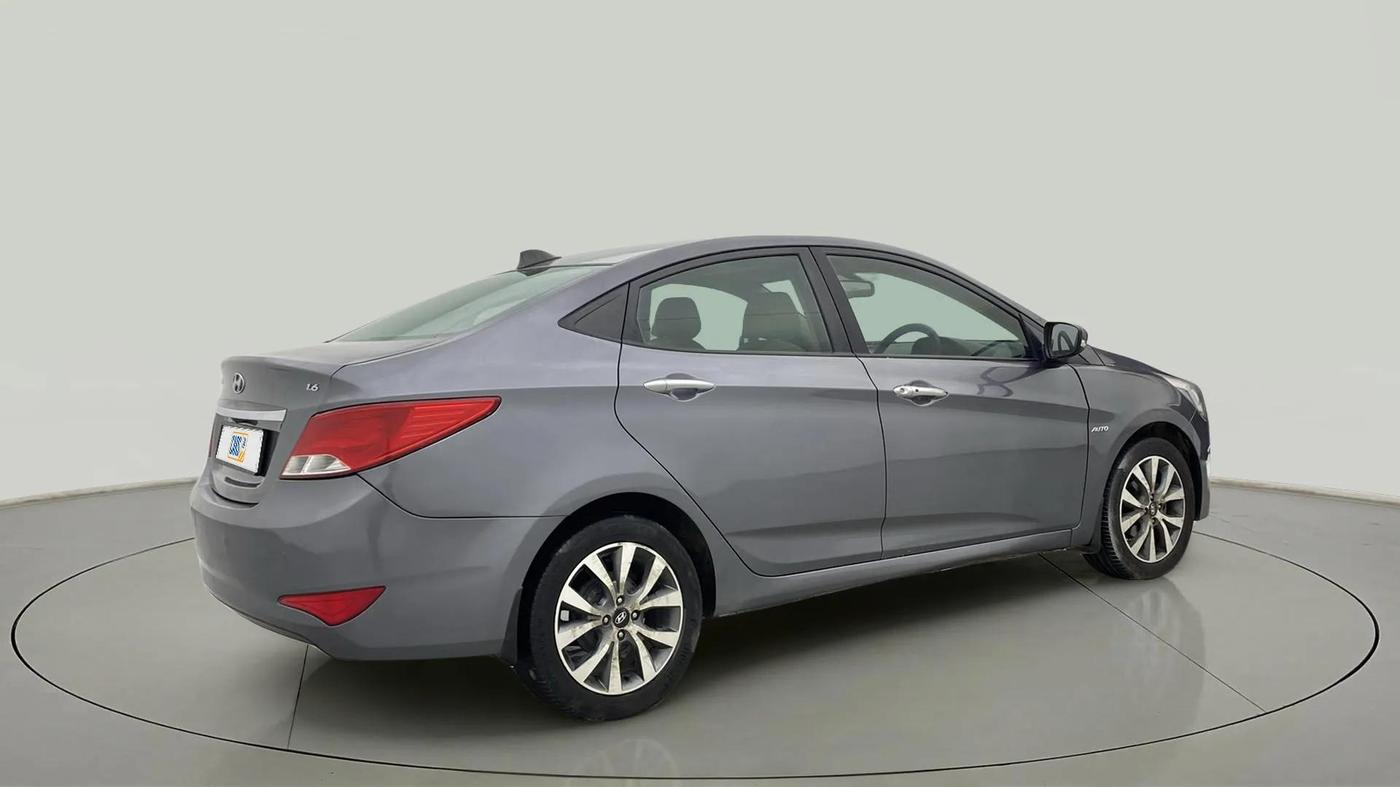 2015 Hyundai Verna FLUIDIC 1.6 VTVT S O AT, Petrol, Automatic, 83,020 km, Right Back Diagonal