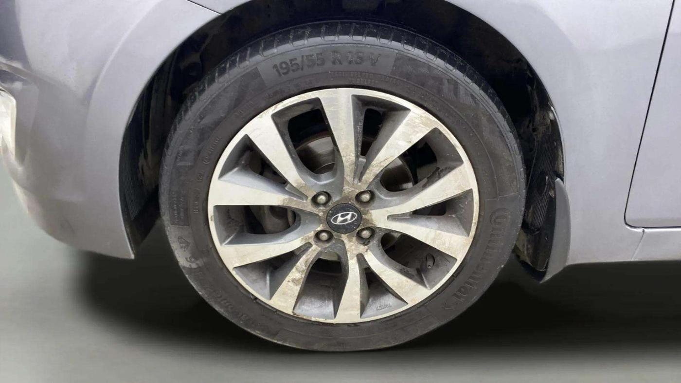 2015 Hyundai Verna FLUIDIC 1.6 VTVT S O AT, Petrol, Automatic, 83,020 km, Left Front Wheel