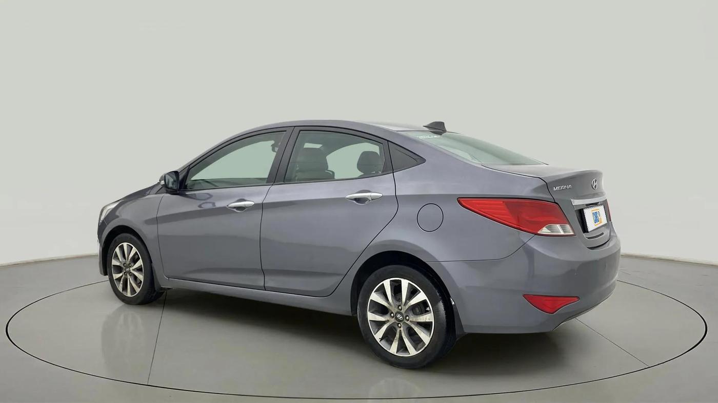 2015 Hyundai Verna FLUIDIC 1.6 VTVT S O AT, Petrol, Automatic, 83,020 km, Left Back Diagonal