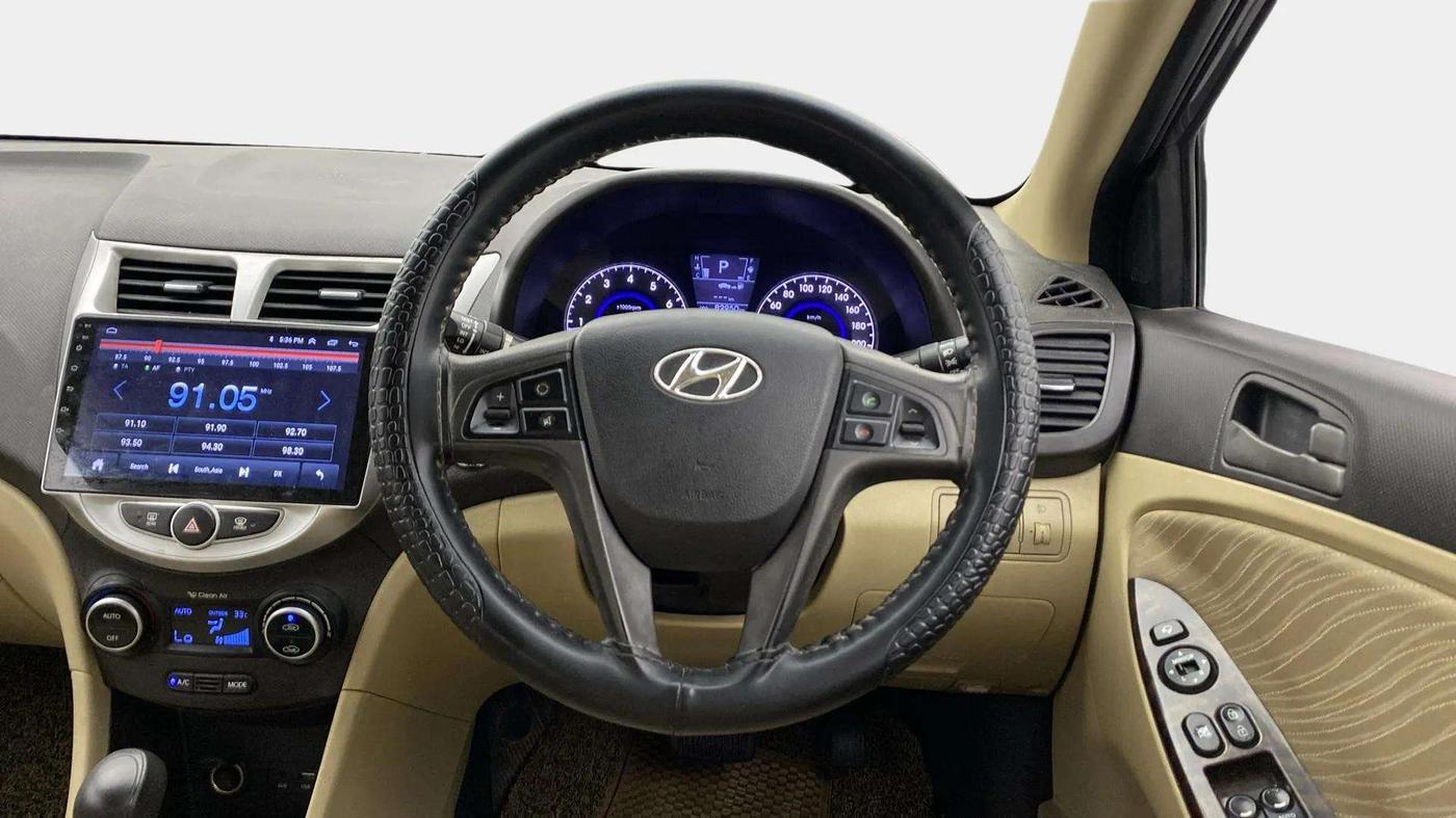 2015 Hyundai Verna FLUIDIC 1.6 VTVT S O AT, Petrol, Automatic, 83,020 km, Steering Wheel Close Up