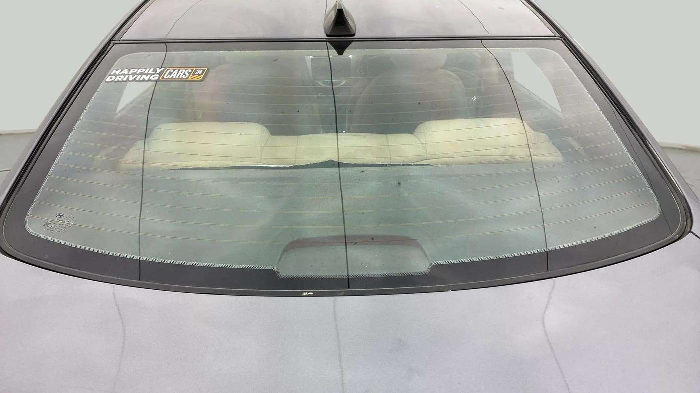 2015 Hyundai Verna FLUIDIC 1.6 VTVT S O AT, Petrol, Automatic, 83,020 km, Rear Windshield