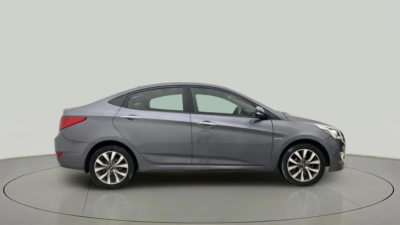 2015 Hyundai Verna FLUIDIC 1.6 VTVT S O AT, Petrol, Automatic, 83,020 km, Right Side View