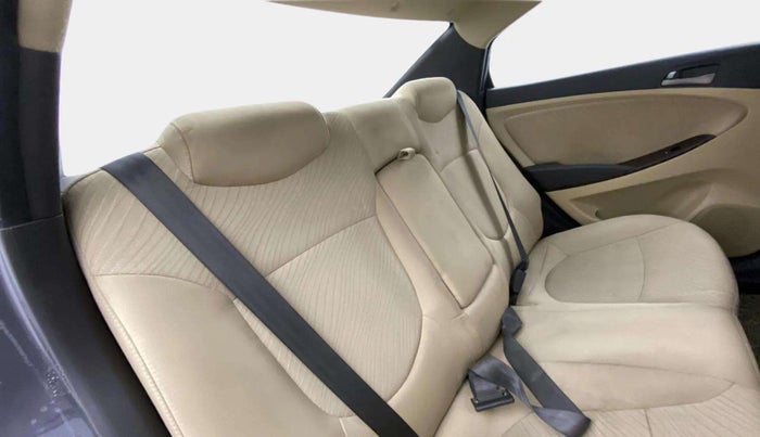 2015 Hyundai Verna FLUIDIC 1.6 VTVT S O AT, Petrol, Automatic, 82,945 km, Right Side Rear Door Cabin