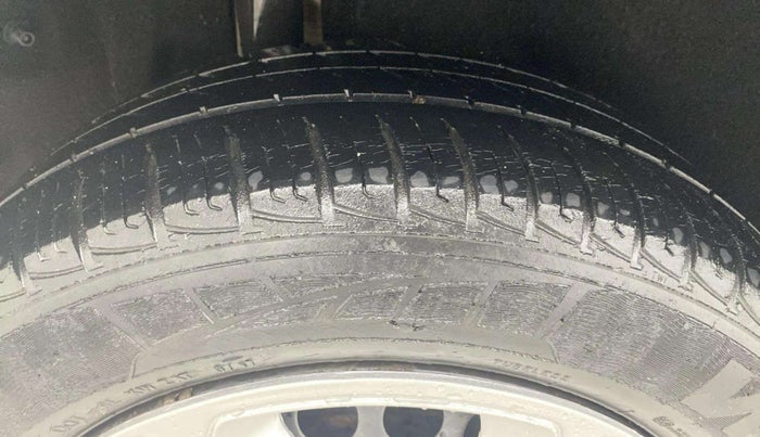2017 Maruti Vitara Brezza VDI (O), Diesel, Manual, 96,688 km, Right Rear Tyre Tread
