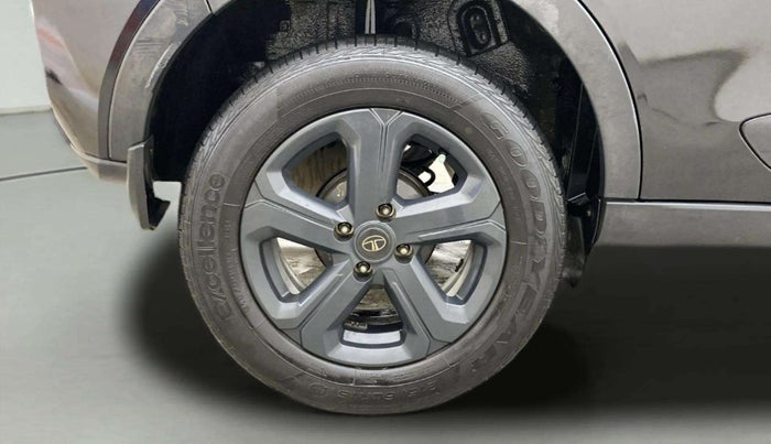 2022 Tata NEXON XZA PLUS (PREMIUM) PETROL DUAL TONE, Petrol, Automatic, 57,330 km, Right Rear Wheel