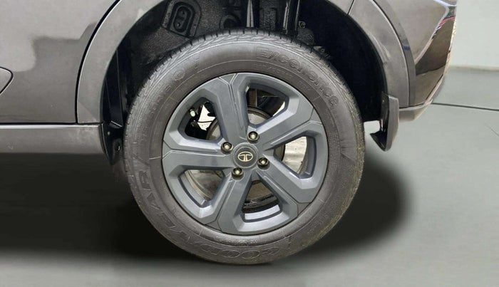 2022 Tata NEXON XZA PLUS (PREMIUM) PETROL DUAL TONE, Petrol, Automatic, 57,330 km, Left Rear Wheel