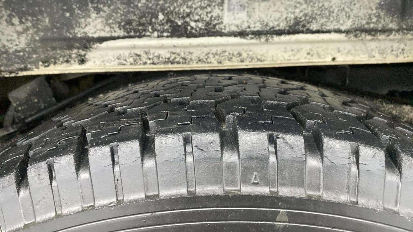 2021 Mahindra Bolero B4, Diesel, Manual, 43,984 km, Left Rear Tyre Tread