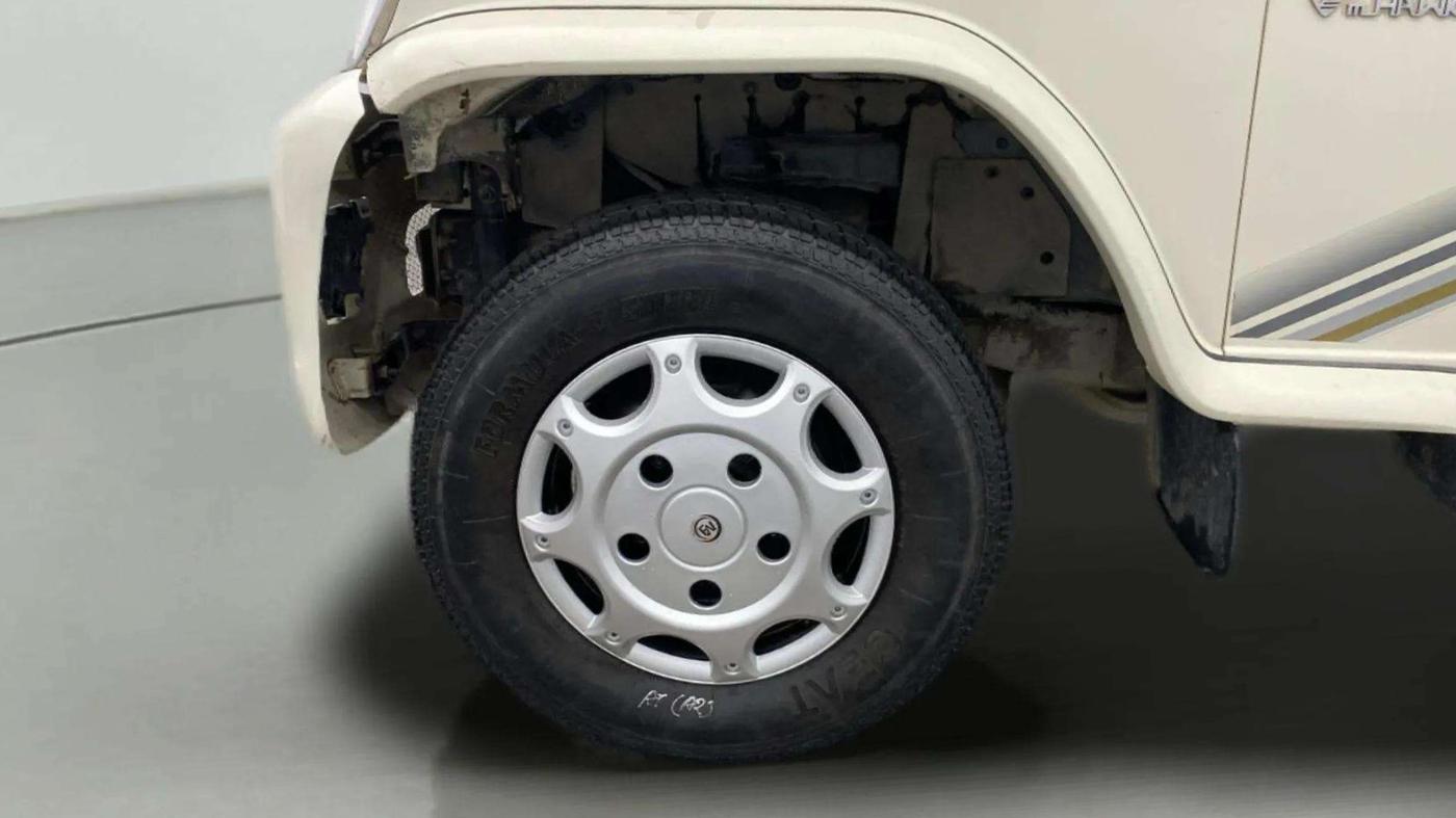 2021 Mahindra Bolero B4, Diesel, Manual, 43,984 km, Left Front Wheel