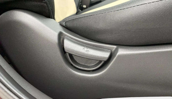 2018 Hyundai Grand i10 SPORTZ AT 1.2 KAPPA VTVT, Petrol, Automatic, 54,825 km, Driver Side Adjustment Panel