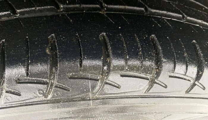 2019 Maruti Baleno DELTA PETROL 1.2, Petrol, Manual, 37,045 km, Left Rear Tyre Tread