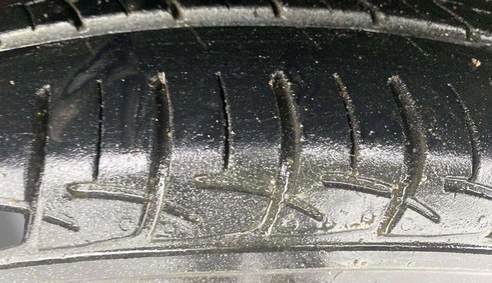 2019 Maruti Baleno DELTA PETROL 1.2, Petrol, Manual, 37,045 km, Left Front Tyre Tread