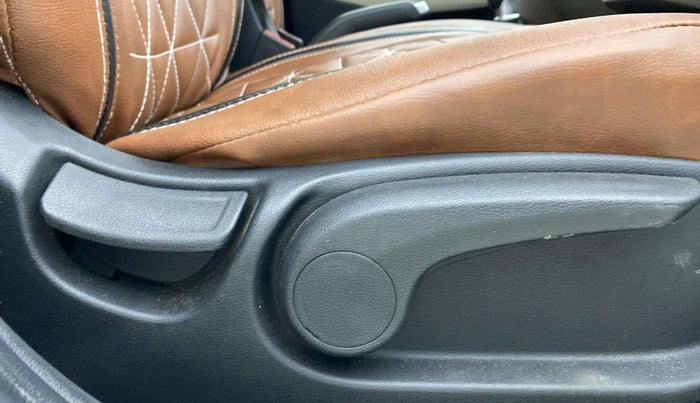 2018 Hyundai Verna 1.4 EX PETROL, Petrol, Manual, 64,160 km, Driver Side Adjustment Panel