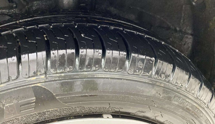2018 Hyundai Verna 1.4 EX PETROL, Petrol, Manual, 64,160 km, Left Front Tyre Tread