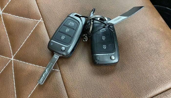 2018 Hyundai Verna 1.4 EX PETROL, Petrol, Manual, 64,160 km, Key Close Up