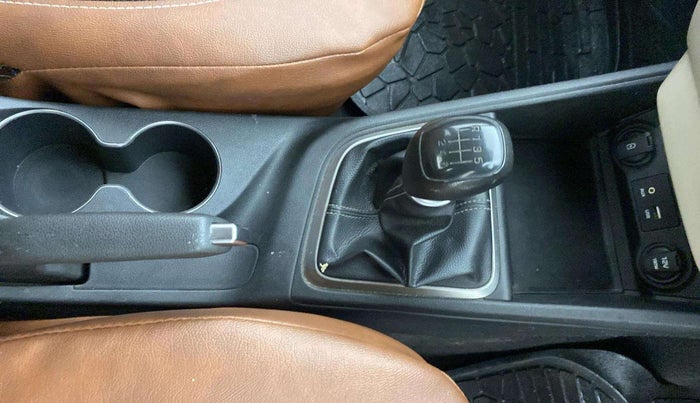 2018 Hyundai Verna 1.4 EX PETROL, Petrol, Manual, 64,160 km, Gear Lever