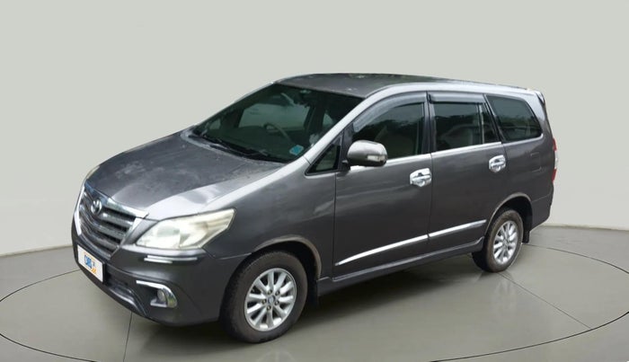 2014 Toyota Innova 2.5 ZX 7 STR, Diesel, Manual, 1,70,000 km, Left Front Diagonal