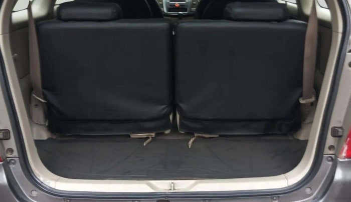 2014 Toyota Innova 2.5 ZX 7 STR, Diesel, Manual, 1,70,000 km, Boot Open Zoomed View