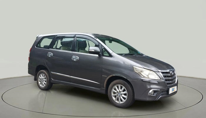 2014 Toyota Innova 2.5 ZX 7 STR, Diesel, Manual, 1,70,000 km, Right Front Diagonal