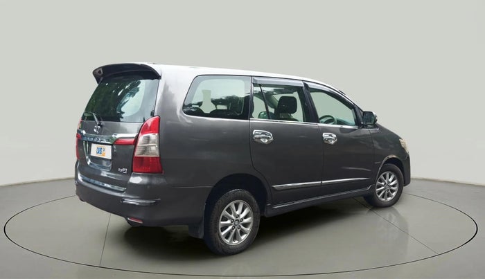 2014 Toyota Innova 2.5 ZX 7 STR, Diesel, Manual, 1,70,000 km, Right Back Diagonal