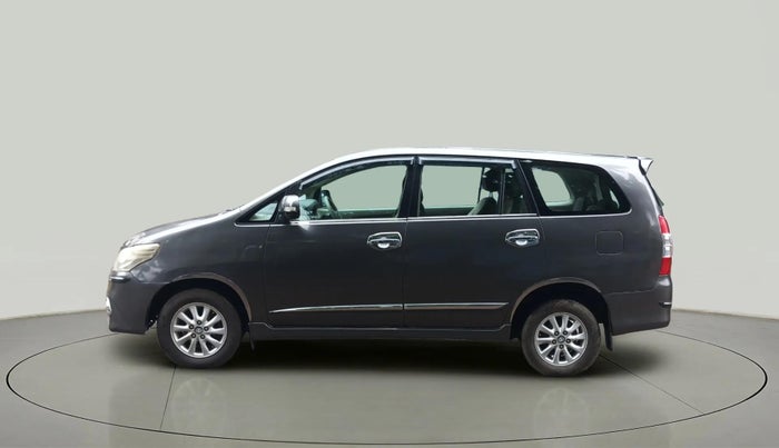 2014 Toyota Innova 2.5 ZX 7 STR, Diesel, Manual, 1,70,000 km, Left Side