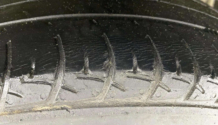 2017 Maruti Celerio ZXI AMT (O), Petrol, Automatic, 57,713 km, Left Rear Tyre Tread