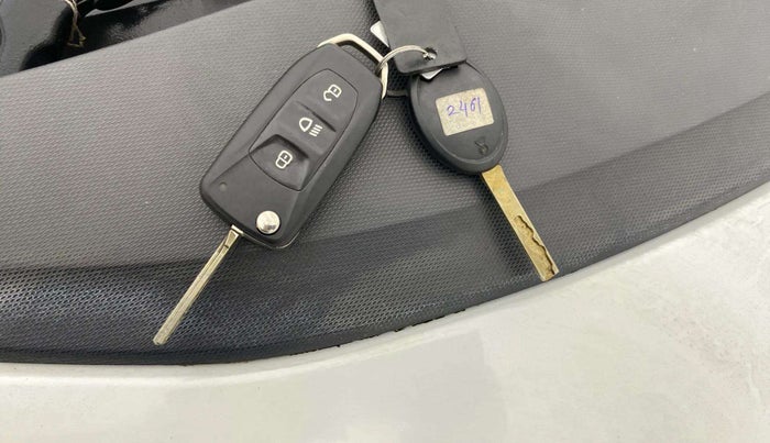 2022 Tata Tiago XT CNG, CNG, Manual, 25,690 km, Key Close Up