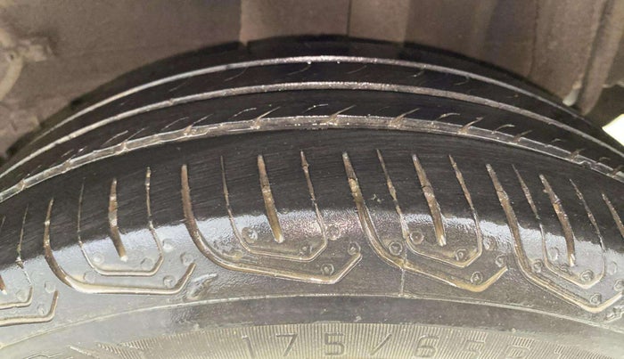 2022 Tata Tiago XT CNG, CNG, Manual, 25,690 km, Left Rear Tyre Tread