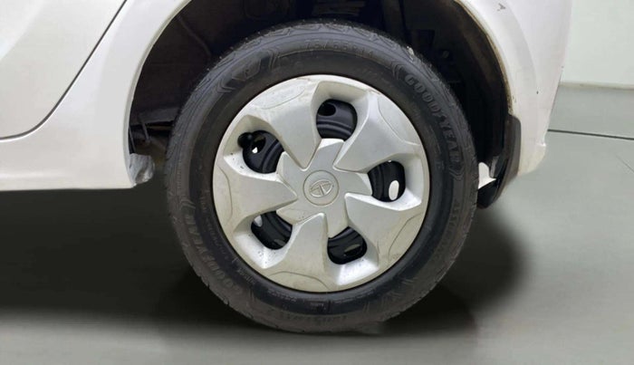 2022 Tata Tiago XT CNG, CNG, Manual, 25,690 km, Left Rear Wheel