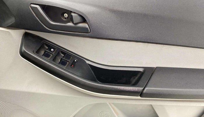 2022 Tata Tiago XT CNG, CNG, Manual, 25,690 km, Driver Side Door Panels Control