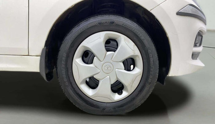 2022 Tata Tiago XT CNG, CNG, Manual, 25,690 km, Right Front Wheel