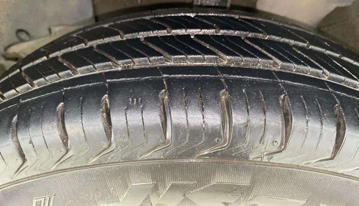 2017 Renault Kwid CLIMBER 1.0 AMT, Petrol, Automatic, 53,682 km, Left Front Tyre Tread