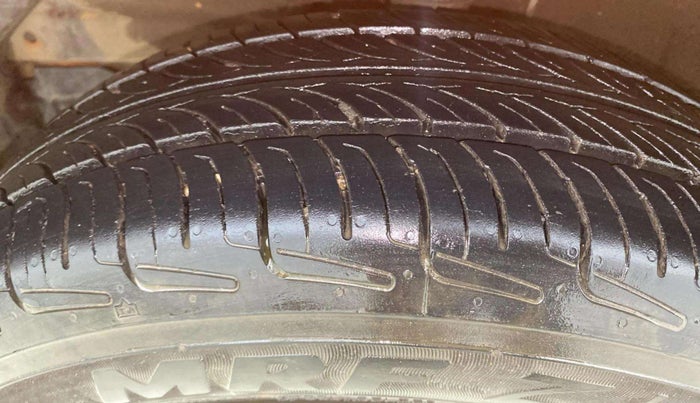 2021 Maruti S PRESSO VXI CNG, CNG, Manual, 46,782 km, Left Front Tyre Tread