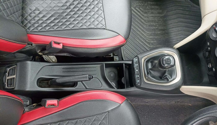 2019 Hyundai NEW SANTRO ASTA MT, Petrol, Manual, 28,179 km, Gear Lever