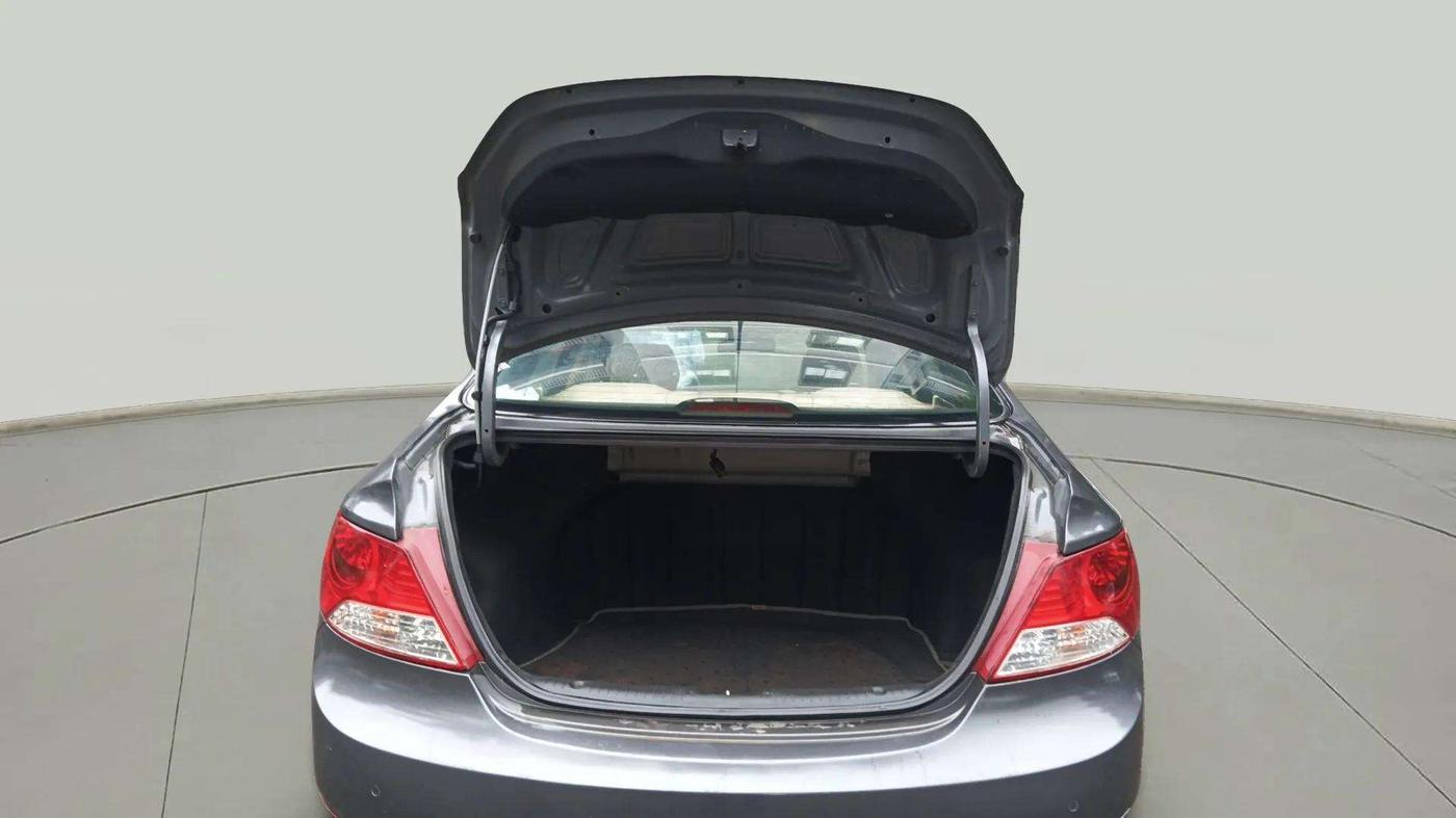 2013 Hyundai Verna FLUIDIC 1.6 VTVT EX, Petrol, Manual, 64,114 km, Boot Inside