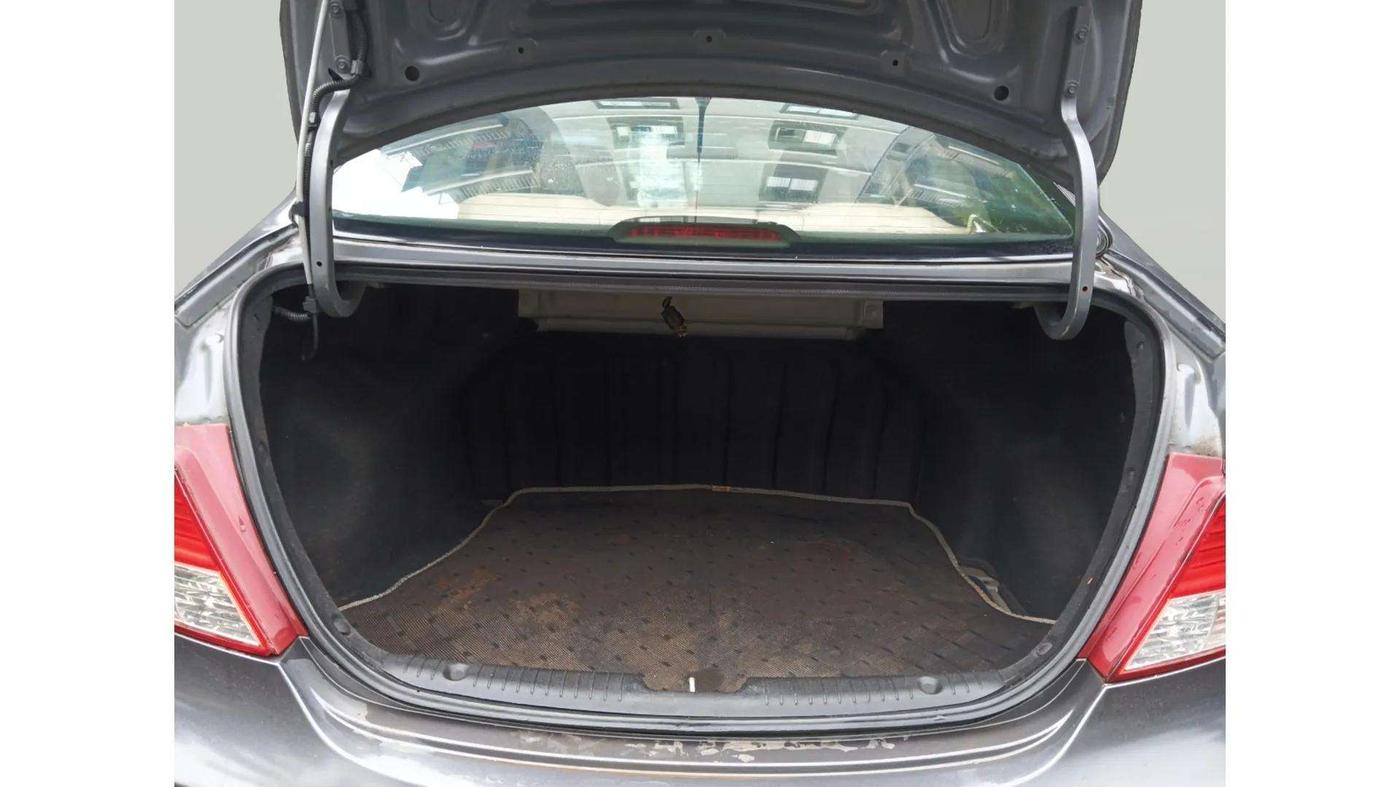 2013 Hyundai Verna FLUIDIC 1.6 VTVT EX, Petrol, Manual, 64,114 km, Boot Open Zoomed View