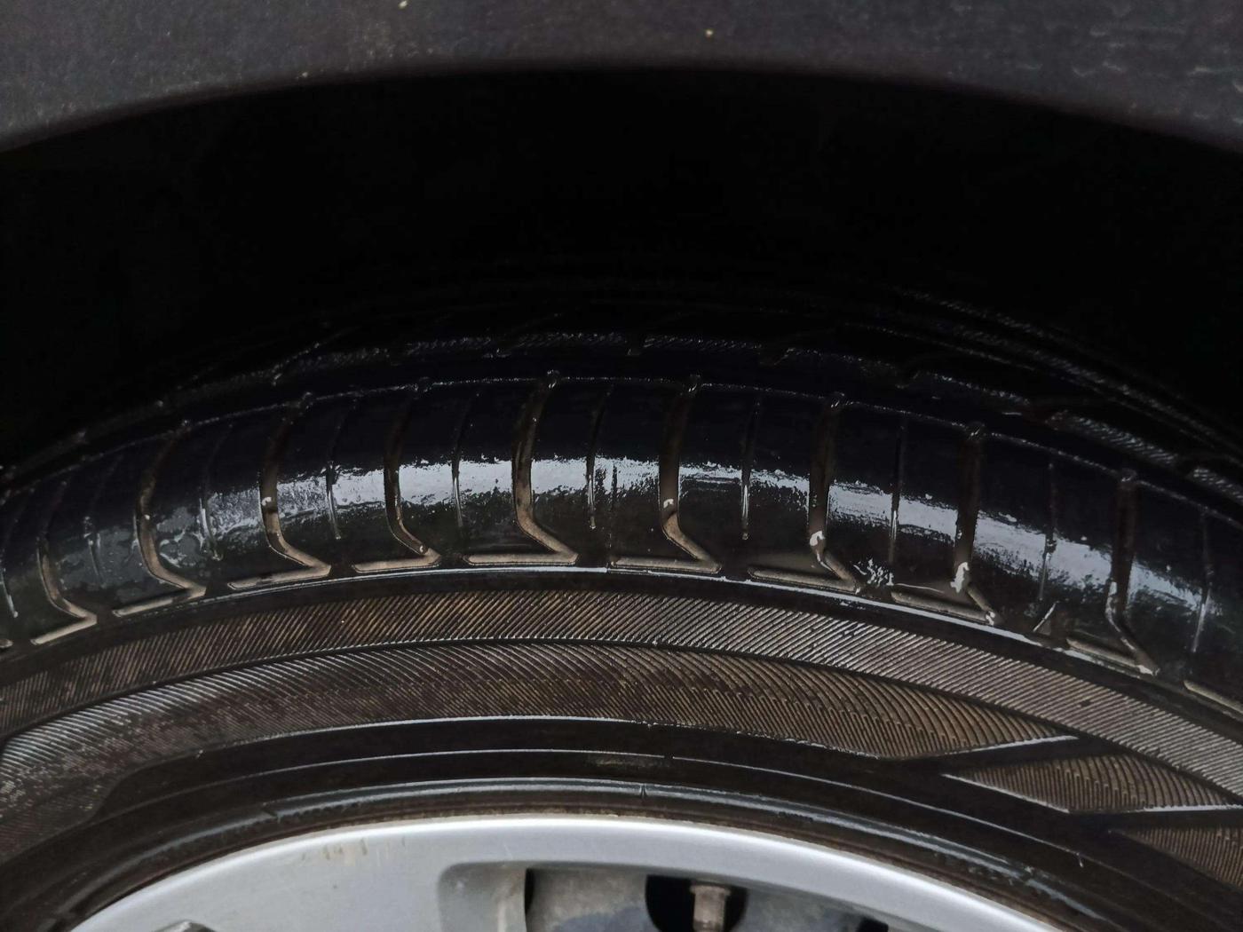 2013 Hyundai Verna FLUIDIC 1.6 VTVT EX, Petrol, Manual, 64,114 km, Left Front Tyre Tread