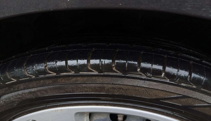 2013 Hyundai Verna FLUIDIC 1.6 VTVT EX, Petrol, Manual, 64,114 km, Left Front Tyre Tread