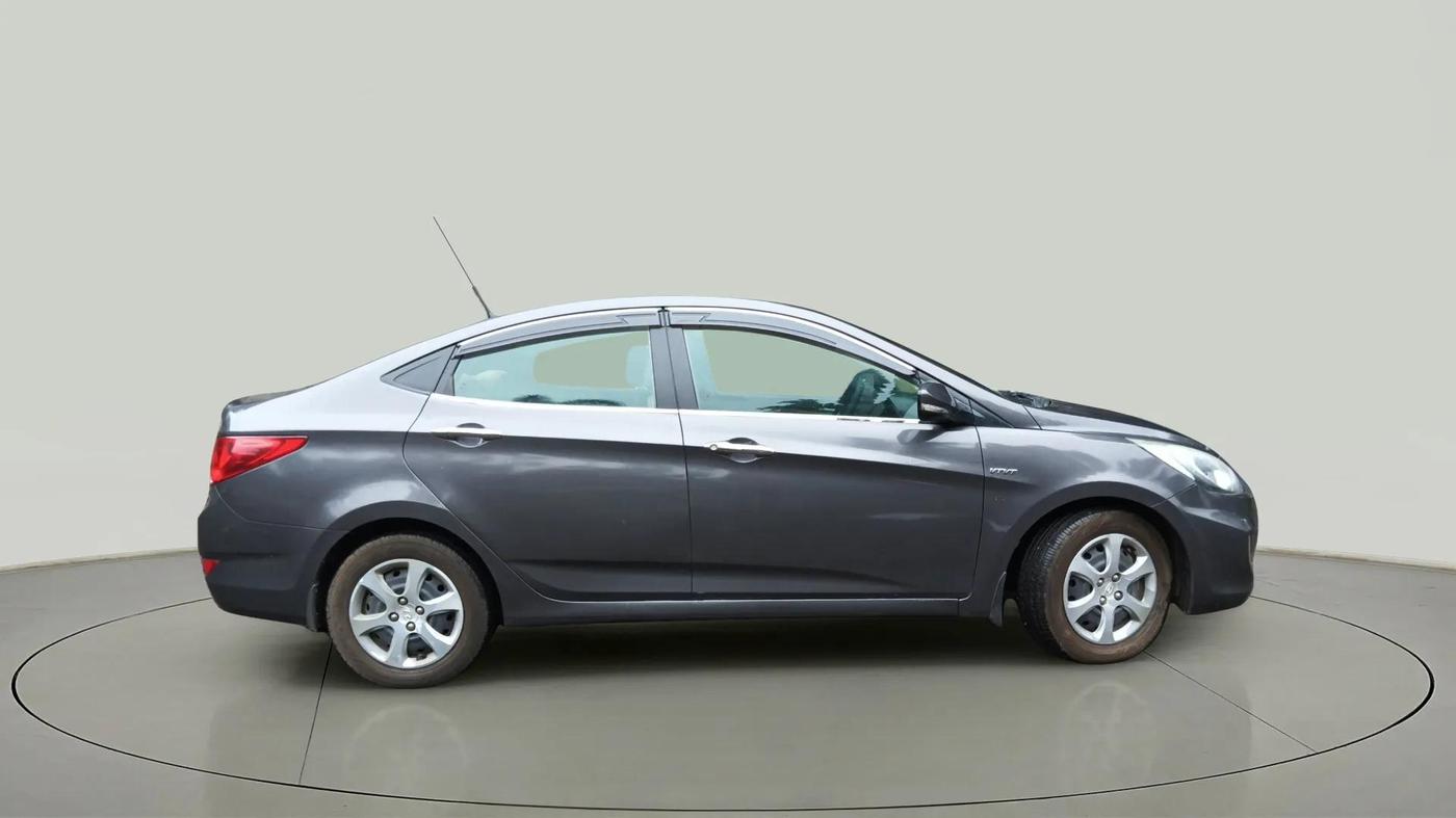 2013 Hyundai Verna FLUIDIC 1.6 VTVT EX, Petrol, Manual, 64,114 km, Right Side View