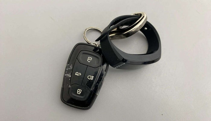 2021 Tata ALTROZ XZ PETROL, Petrol, Manual, 30,582 km, Key Close Up