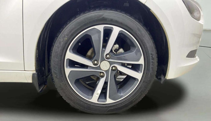 2021 Tata ALTROZ XZ PETROL, Petrol, Manual, 30,582 km, Right Front Wheel