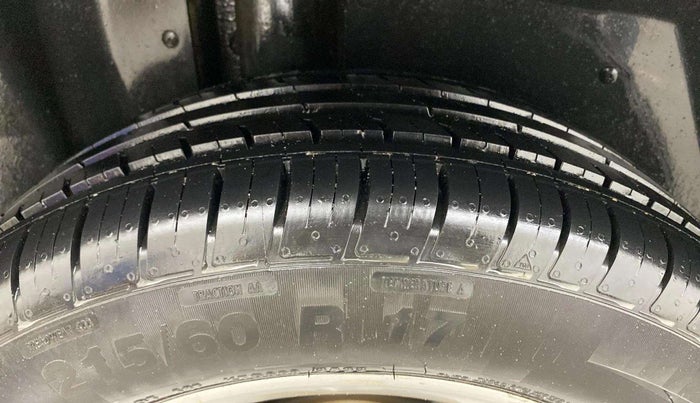 2022 MG HECTOR SHINE 1.5 PETROL TURBO CVT, Petrol, Automatic, 47,613 km, Right Rear Tyre Tread