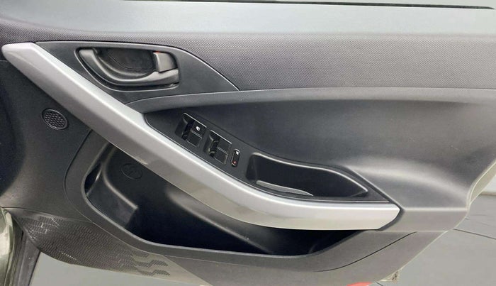 2020 Tata NEXON XM PETROL, Petrol, Manual, 62,669 km, Driver Side Door Panels Control