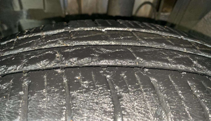 2019 Renault TRIBER RXZ, Petrol, Manual, 31,923 km, Left Front Tyre Tread