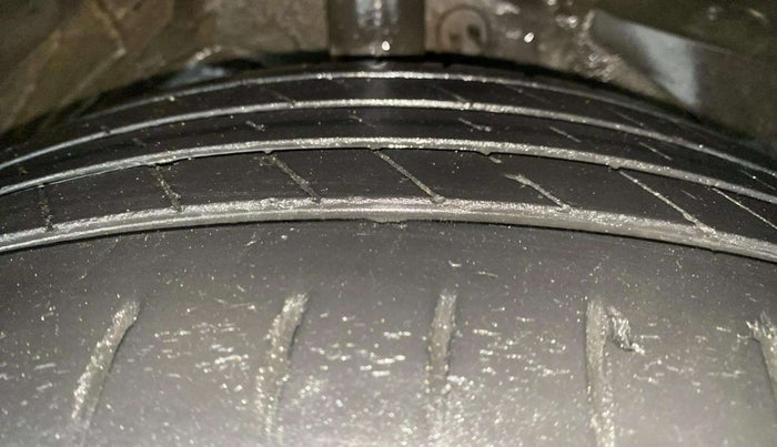 2021 MG HECTOR PLUS SMART 1.5 PETROL TURBO CVT 6-STR, Petrol, Automatic, 41,140 km, Right Front Tyre Tread