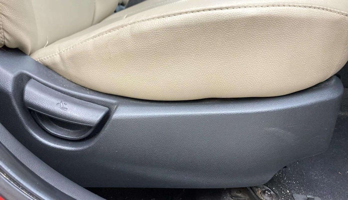 2018 Hyundai Grand i10 SPORTZ AT 1.2 KAPPA VTVT, Petrol, Automatic, 31,812 km, Driver Side Adjustment Panel
