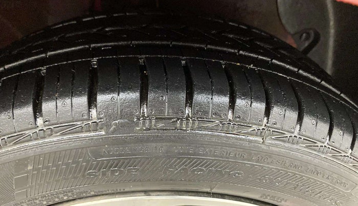 2018 Hyundai Grand i10 SPORTZ AT 1.2 KAPPA VTVT, Petrol, Automatic, 31,812 km, Right Front Tyre Tread