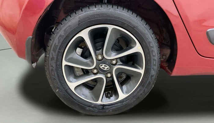 2018 Hyundai Grand i10 SPORTZ AT 1.2 KAPPA VTVT, Petrol, Automatic, 31,812 km, Right Rear Wheel