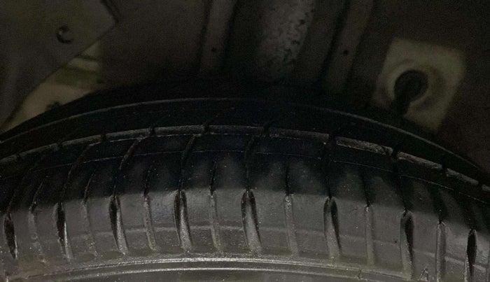 2018 Hyundai Elite i20 MAGNA EXECUTIVE 1.2, CNG, Manual, 73,701 km, Right Rear Tyre Tread