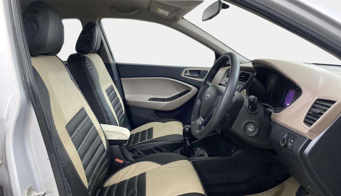2018 Hyundai Elite i20 MAGNA EXECUTIVE 1.2, CNG, Manual, 73,701 km, Right Side Front Door Cabin